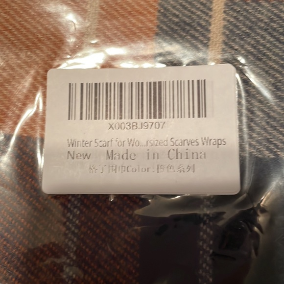 ⭐️Host Pick⭐️ Furtalk & Hatiis tartan plaid scarf NIB - Picture 6 of 7